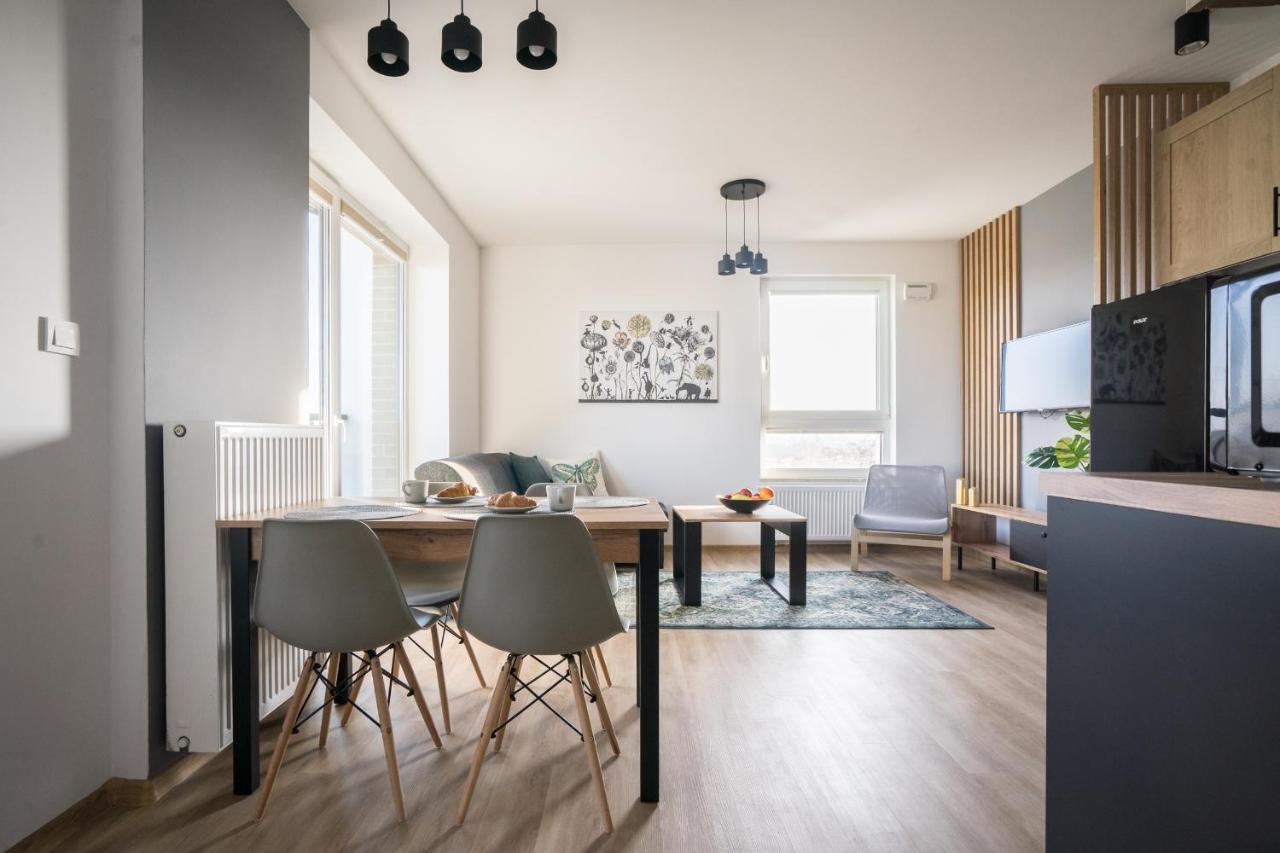 Bizapartments - Modern Flats With Parking Варшава Екстер'єр фото