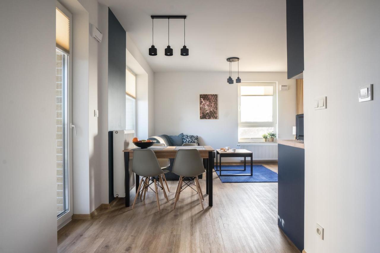 Bizapartments - Modern Flats With Parking Варшава Екстер'єр фото