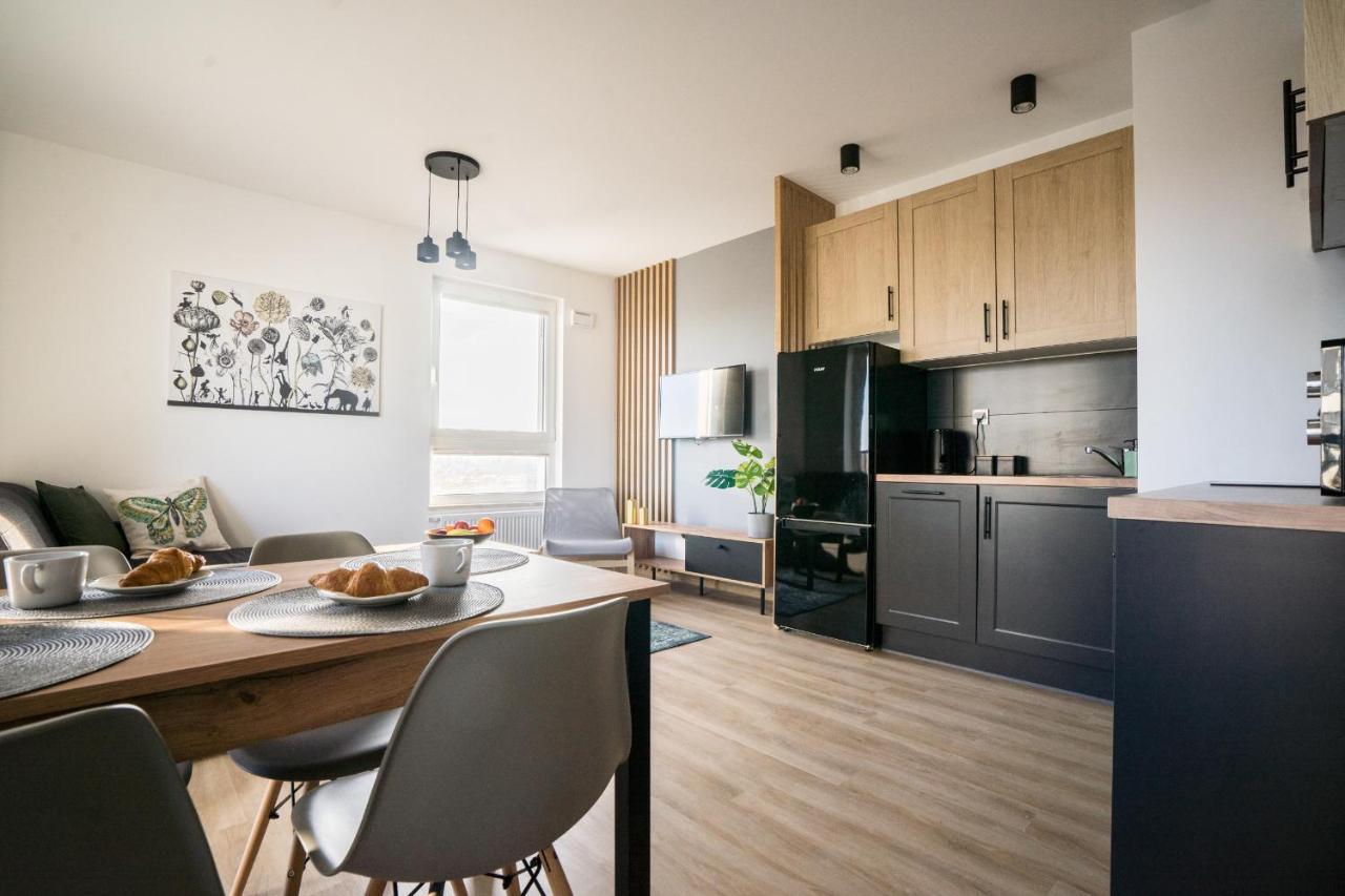 Bizapartments - Modern Flats With Parking Варшава Екстер'єр фото