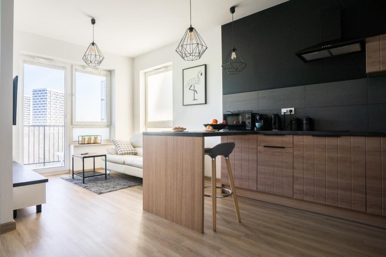 Bizapartments - Modern Flats With Parking Варшава Екстер'єр фото