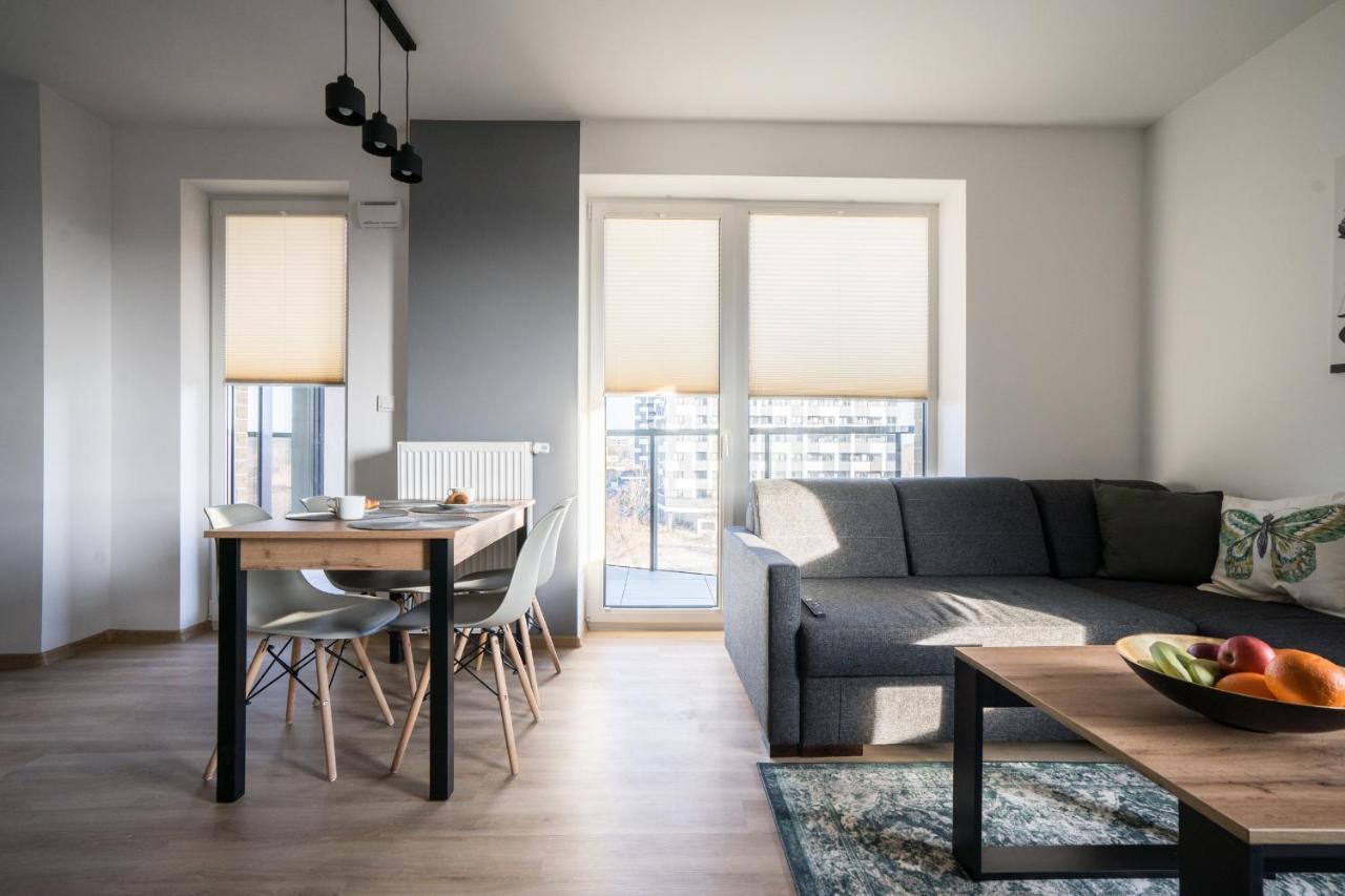 Bizapartments - Modern Flats With Parking Варшава Екстер'єр фото