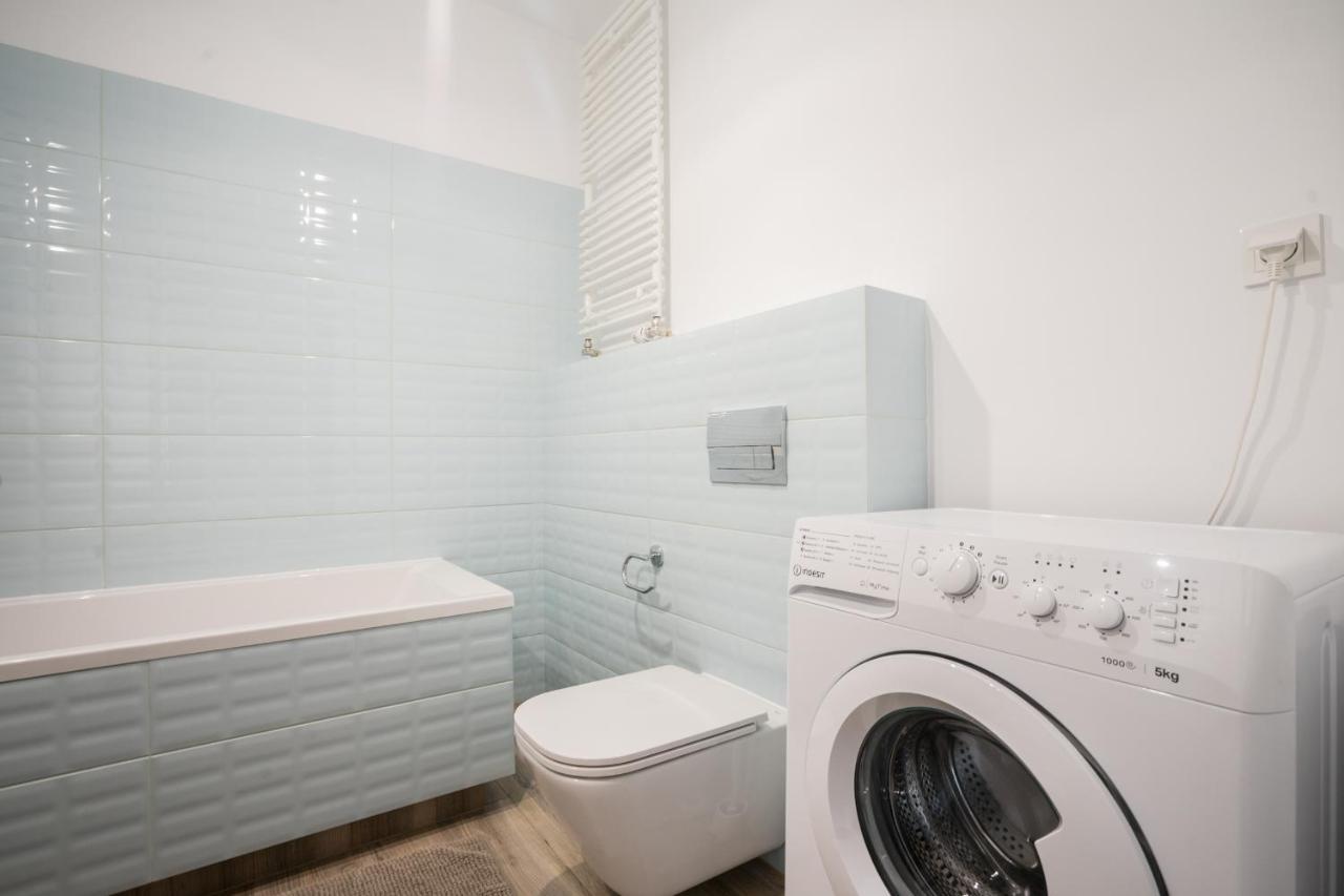 Bizapartments - Modern Flats With Parking Варшава Екстер'єр фото